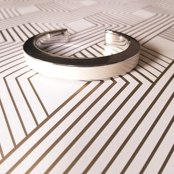 Calvin Klein Modern Minimalist Style Enamel Bracel - Picture 11 of 13